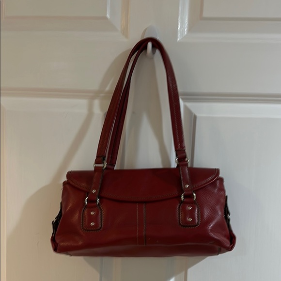 Relic Red Patent Leather Shoulder Bag Vintage Silver Accents interior pocket - Picture 1 of 6